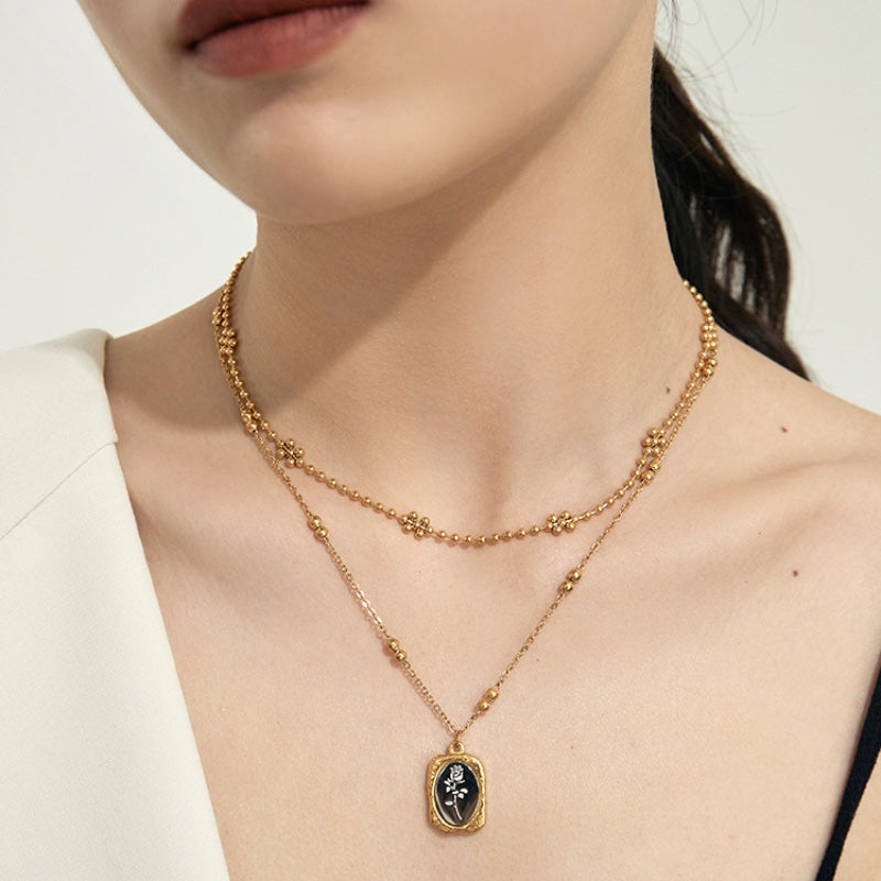 スモークローズレリーフダブルレイヤーネックレス