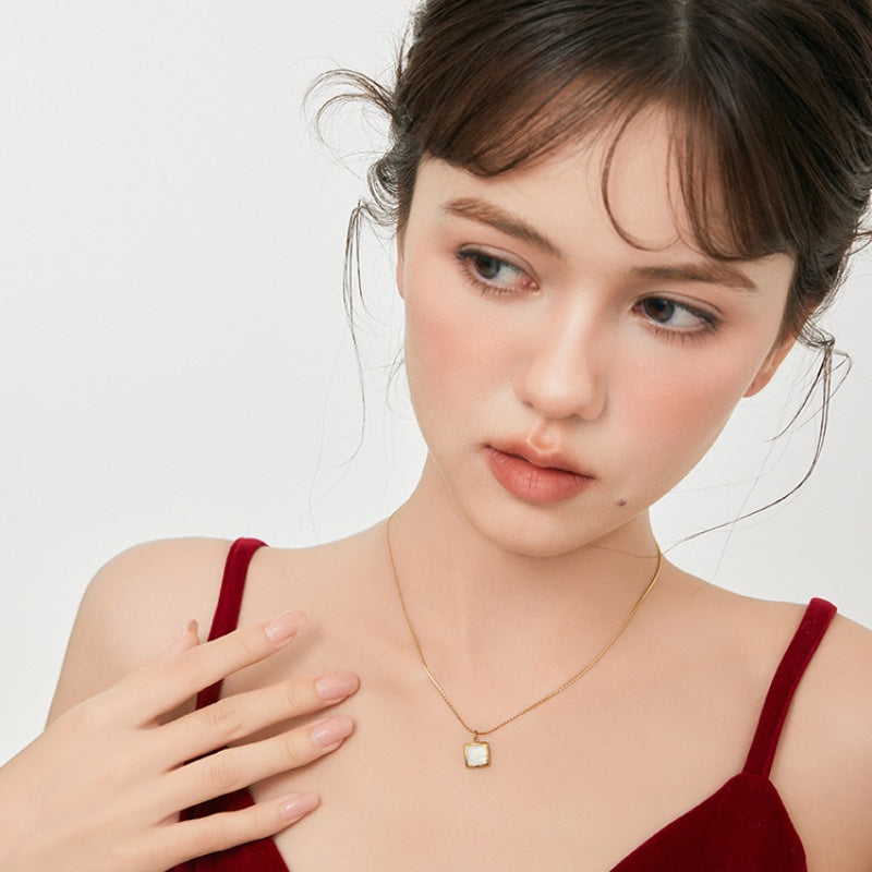 漁光曲四角真珠層 18K メッキネック