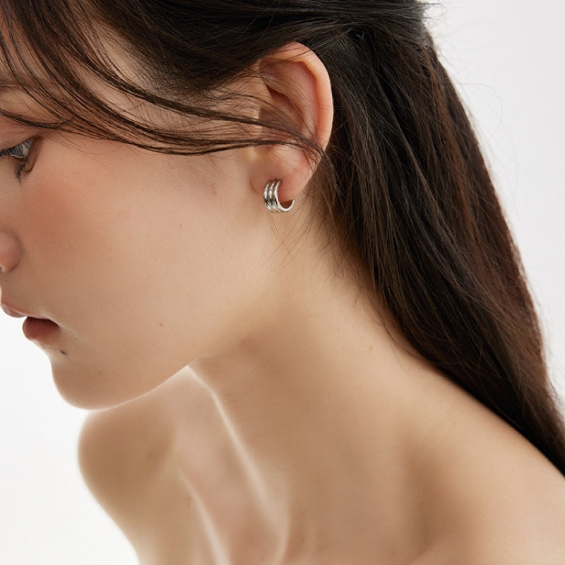 環の C 字 2 色 18K メッキチタンピアス