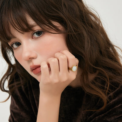 フレンチヴィンテージ楕円マザーオパールリング