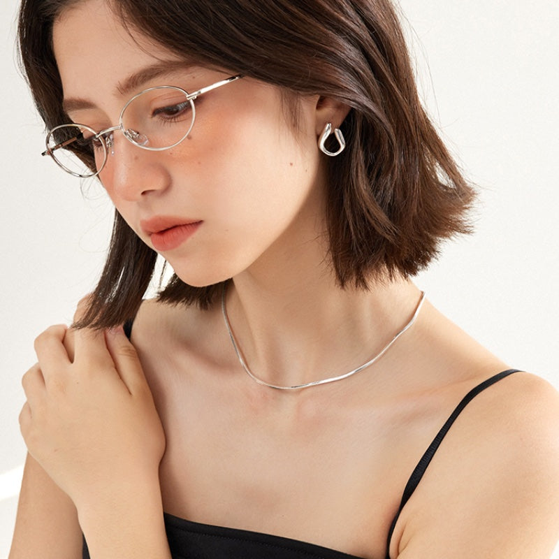 ミニマル不規則幾何銀ピアス