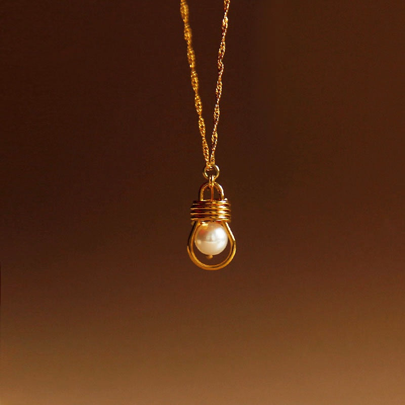 ライトバルブ真珠 18K 金メッキ銅ネック