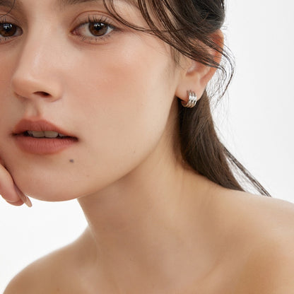 環の C 字 2 色 18K メッキチタンピアス
